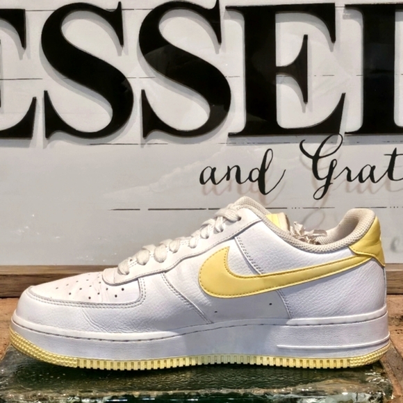 Nike Air Force 1 Low '07 Yellow White Wmns Sz 12 | Mns 10.5 #H0287-106 - Picture 3 of 8